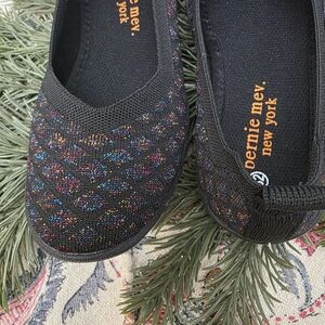 bernie mev. Girl's Catwalk X Flats in Black Multi